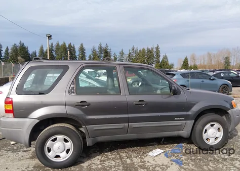 2002 Ford Escape Xls из США, поврежденный, VIN 1FMYU011X2KC73299